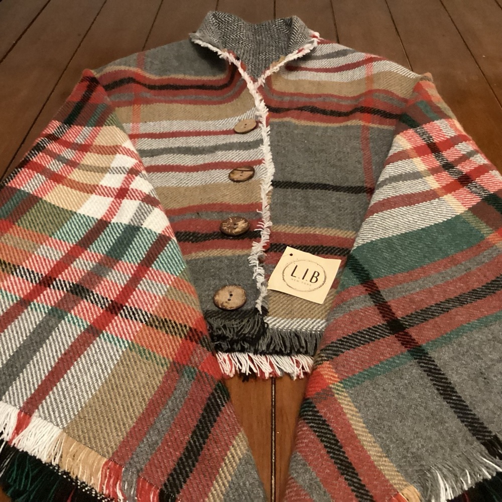 NWT L. I. B. New York Button Down Plaid Acrylic cape/ Shawl.